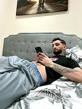 Snapshot of Juliann69Ramiro chatting on 01-19-26, 03:21 Juliann69Ramiro online show from 01-19-26, 03:21