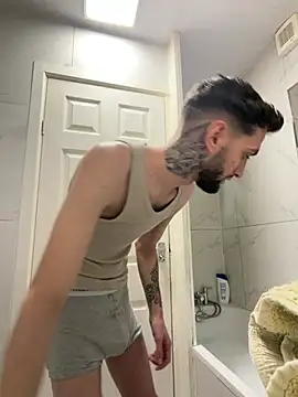 Snapshot of Juliann69Ramiro chatting on 02-18-26, 08:05 Juliann69Ramiro online show from 02-18-26, 08:05