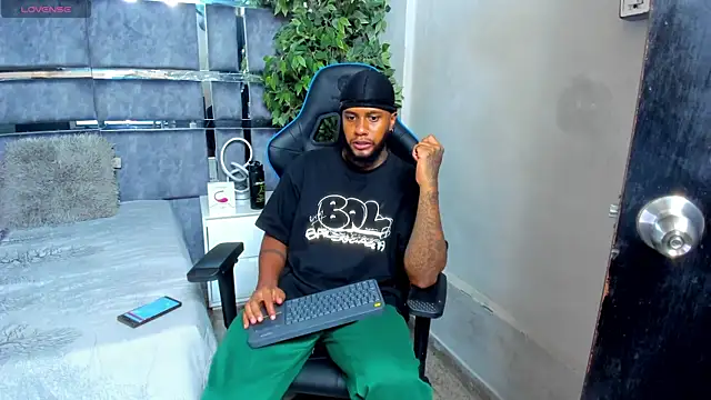 jay jhonson01 online show from 05-05-26, 01:46