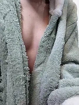 Snapshot of yasmina2020 chatting on 01-07-26, 10:07 yasmina2020 online show from 01-07-26, 10:07