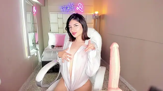 Snapshot of Claireuwu1 chatting on 02-06-26, 07:17 Claireuwu1 online show from 02-06-26, 07:17