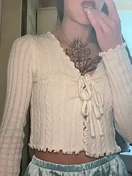 Snapshot of dein_traumchen chatting on 02-19-26, 09:00 dein traumchen online show from 02-19-26, 09:00