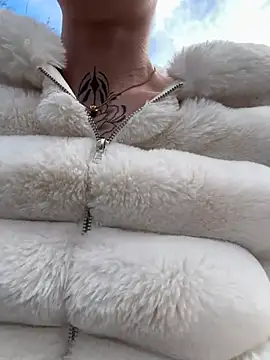 Snapshot of dein_traumchen chatting on 02-28-26, 03:02 dein traumchen online show from 02-28-26, 03:02