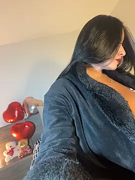 Snapshot of Lena-Williamss chatting on 02-15-26, 04:09 Lena-Williamss online show from 02-15-26, 04:09