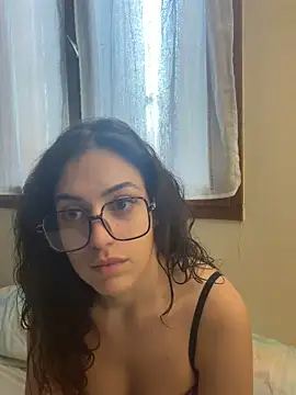 Snapshot of CoquineCharmeuse chatting on 02-08-26, 01:36 CoquineCharmeuse online show from 02-08-26, 01:36