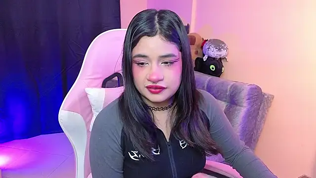 Snapshot of bonnieTaylor1 chatting on 01-06-26, 04:49 bonnieTaylor1 online show from 01-06-26, 04:49