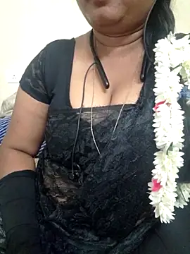 Snapshot of Palkova12 chatting on 02-18-26, 06:04 Palkova12 online show from 02-18-26, 06:04