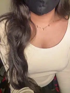 Snapshot of Amaira_69 chatting on 02-08-26, 05:49 Amaira 69 online show from 02-08-26, 05:49