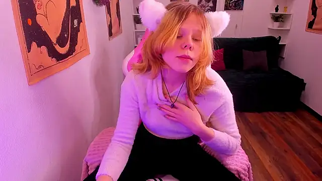 Snapshot of Soft_Flame chatting on 01-11-26, 10:42 Soft Flame online show from 01-11-26, 10:42