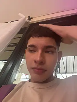 Snapshot of ValerySalasar_ chatting on 02-17-26, 11:11 ValerySalasar online show from 02-17-26, 11:11