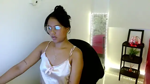 Snapshot of Shawnycarson chatting on 01-07-26, 03:25 Shawnycarson online show from 01-07-26, 03:25