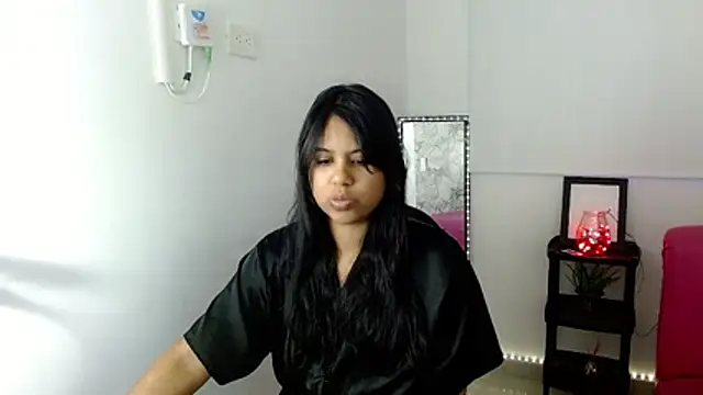 Snapshot of Shawnycarson chatting on 02-17-26, 03:51 Shawnycarson online show from 02-17-26, 03:51