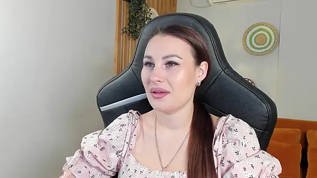 Snapshot of NoraFoxes chatting on 02-05-26, 05:23 NoraFoxes online show from 02-05-26, 05:23