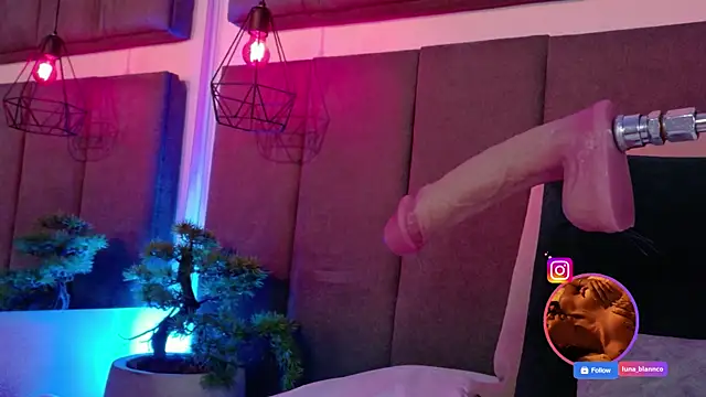 luna blannco online show from 06-25-26, 02:21