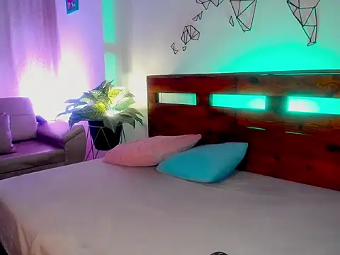 Snapshot of Catalinajoyful chatting on 03-13-26, 03:35 Catalinajoyful online show from 03-13-26, 03:35