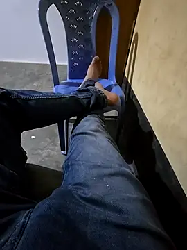 Snapshot of SHARIF12123 chatting on 02-15-26, 04:58 SHARIF12123 online show from 02-15-26, 04:58