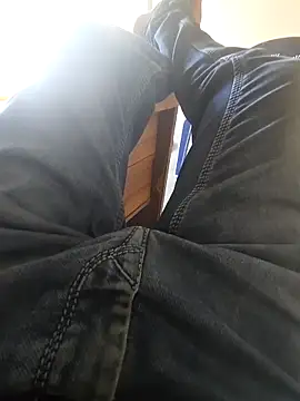 Snapshot of SHARIF12123 chatting on 02-18-26, 08:32 SHARIF12123 online show from 02-18-26, 08:32