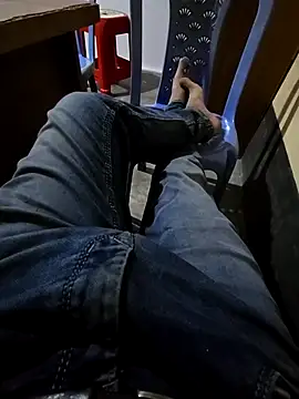 Snapshot of SHARIF12123 chatting on 02-19-26, 06:04 SHARIF12123 online show from 02-19-26, 06:04