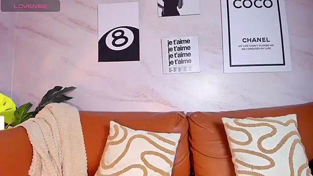 Snapshot of EVANGELIINE_21 chatting on 02-22-26, 07:01 EVANGELIINE 21 online show from 02-22-26, 07:01