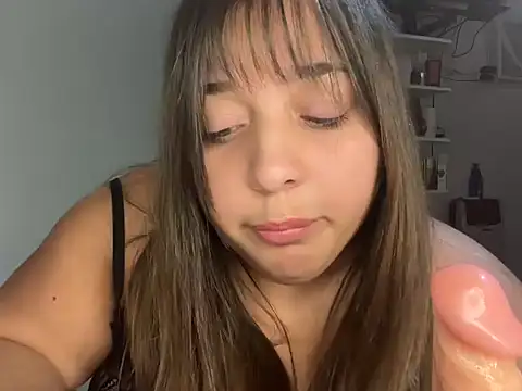 Snapshot of soyirislevin chatting on 04-01-26, 03:07 soyirislevin online show from 04-01-26, 03:07