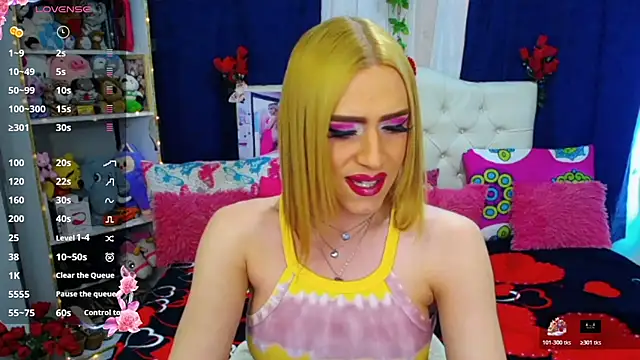 Snapshot of golden_girl01 chatting on 07-10-26, 07:27 golden girl01 online show from 07-10-26, 07:27