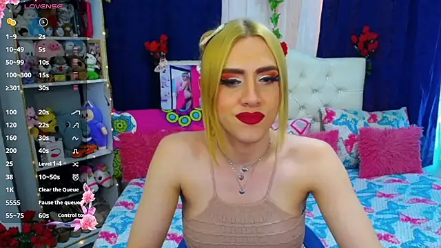Snapshot of golden_girl01 chatting on 07-17-26, 06:57 golden girl01 online show from 07-17-26, 06:57