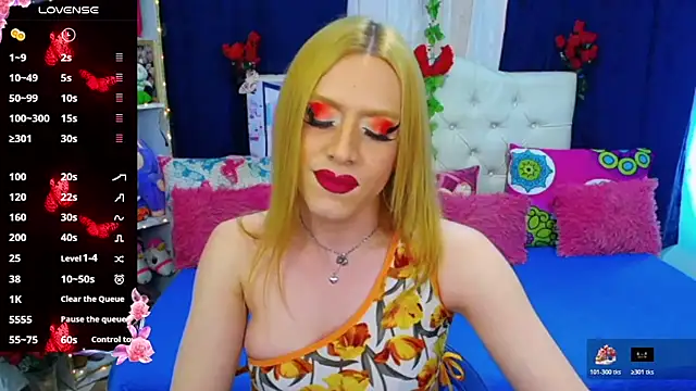 Snapshot of golden_girl01 chatting on 07-22-26, 08:11 golden girl01 online show from 07-22-26, 08:11