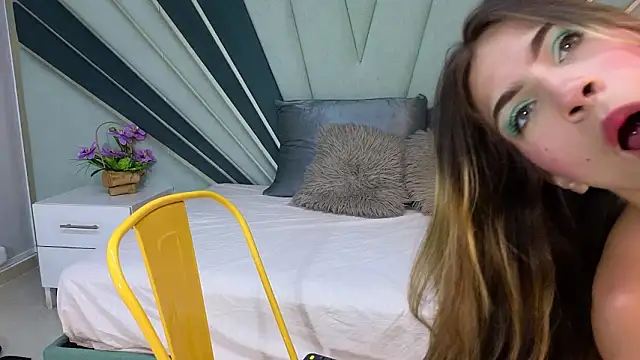 Snapshot of DulceeEsmeralda chatting on 03-16-26, 02:32 DulceeEsmeralda online show from 03-16-26, 02:32