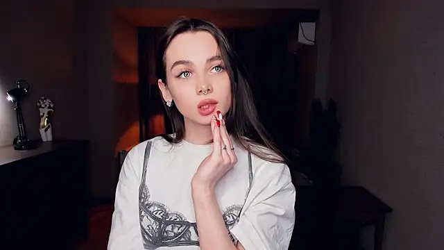 Snapshot of YvonneRobes chatting on 01-08-26, 07:49 YvonneRobes online show from 01-08-26, 07:49