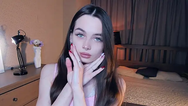 Snapshot of YvonneRobes chatting on 01-10-26, 07:26 YvonneRobes online show from 01-10-26, 07:26