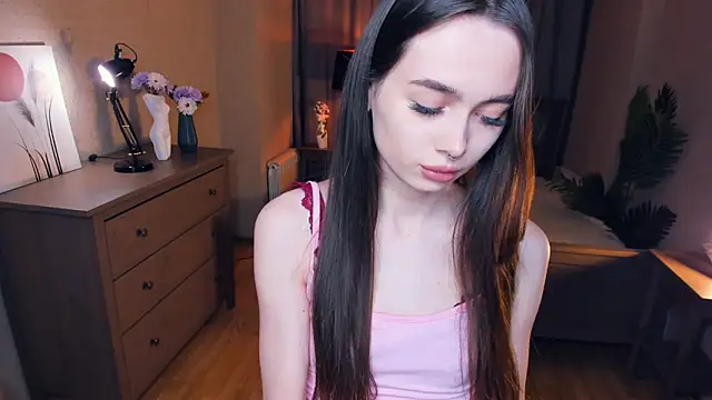 Snapshot of YvonneRobes chatting on 01-15-26, 07:28 YvonneRobes online show from 01-15-26, 07:28