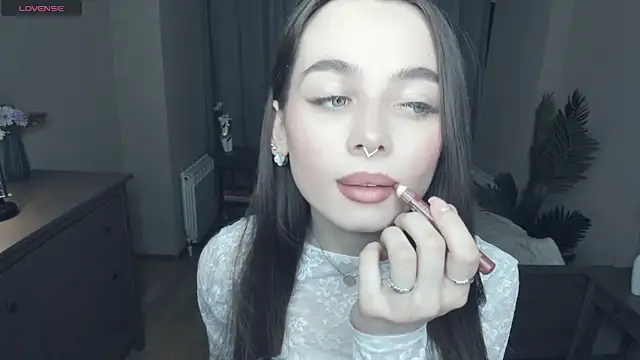 Snapshot of YvonneRobes chatting on 03-06-26, 07:21 YvonneRobes online show from 03-06-26, 07:21