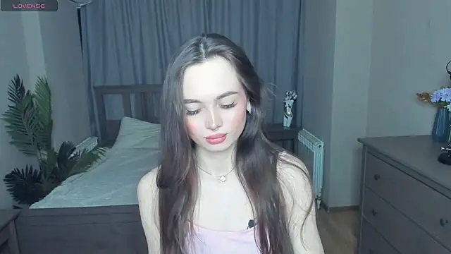 Snapshot of YvonneRobes chatting on 03-07-26, 07:00 YvonneRobes online show from 03-07-26, 07:00