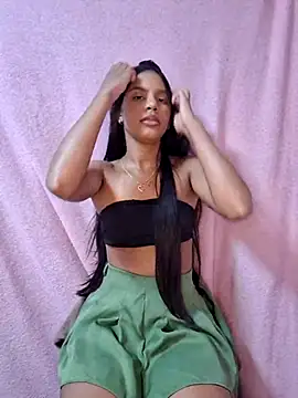 Snapshot of meenina_veneno chatting on 12-16-25, 04:17 meenina veneno online show from 12-16-25, 04:17