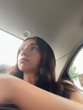 Snapshot of lunaluxury22 chatting on 01-11-26, 09:31 lunaluxury22 online show from 01-11-26, 09:31