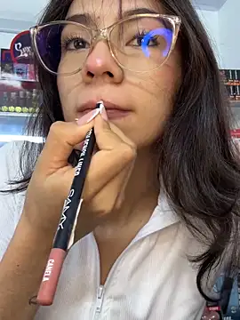 Snapshot of lunaluxury22 chatting on 02-17-26, 02:35 lunaluxury22 online show from 02-17-26, 02:35