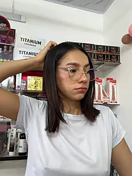 Snapshot of lunaluxury22 chatting on 03-05-26, 02:02 lunaluxury22 online show from 03-05-26, 02:02