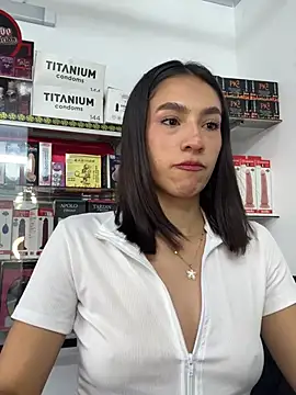 Snapshot of lunaluxury22 chatting on 03-09-26, 01:48 lunaluxury22 online show from 03-09-26, 01:48