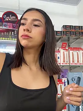 Snapshot of lunaluxury22 chatting on 03-13-26, 01:40 lunaluxury22 online show from 03-13-26, 01:40