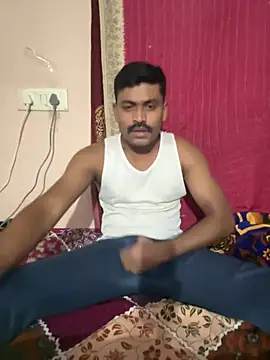 Snapshot of x143567 chatting on 01-12-26, 04:34 x143567 online show from 01-12-26, 04:34