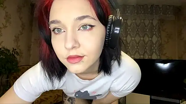 Snapshot of EmilyVeiro chatting on 01-08-26, 05:15 EmilyVeiro online show from 01-08-26, 05:15