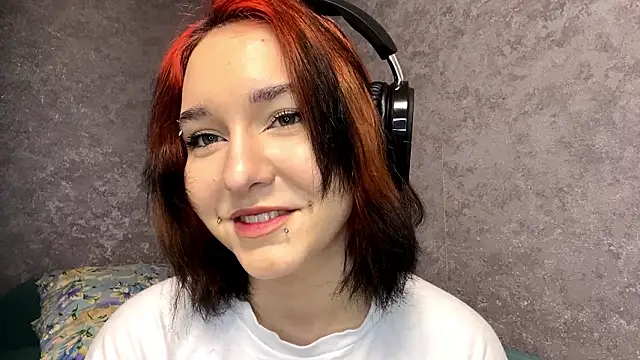 Snapshot of EmilyVeiro chatting on 02-07-26, 03:05 EmilyVeiro online show from 02-07-26, 03:05