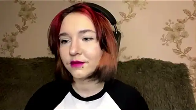 Snapshot of EmilyVeiro chatting on 03-07-26, 05:43 EmilyVeiro online show from 03-07-26, 05:43