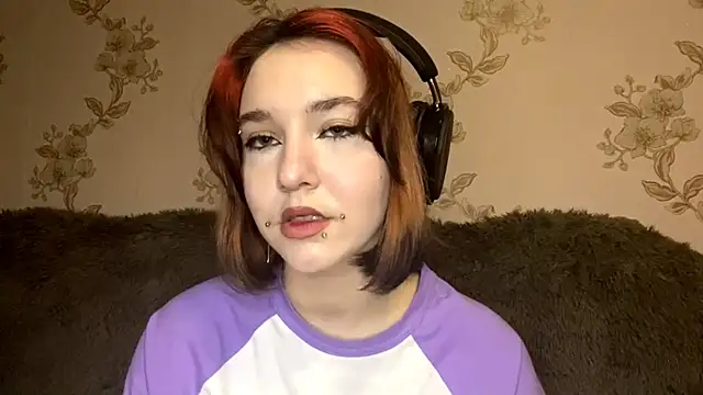 Snapshot of EmilyVeiro chatting on 03-21-26, 06:11 EmilyVeiro online show from 03-21-26, 06:11