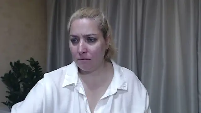 Snapshot of sweetpussy13 chatting on 05-24-26, 05:56 sweetpussy13 online show from 05-24-26, 05:56