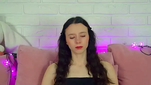 Snapshot of ArinaKubrick chatting on 01-14-26, 04:23 ArinaKubrick online show from 01-14-26, 04:23