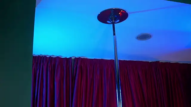 Snapshot of AstridVex chatting on 01-11-26, 08:14 AstridVex online show from 01-11-26, 08:14