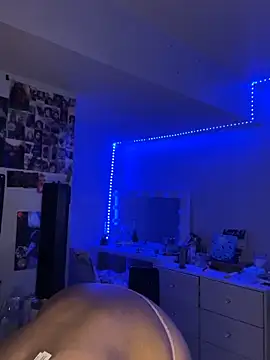 Snapshot of maisie_goldxx chatting on 02-20-26, 10:38 maisie goldxx online show from 02-20-26, 10:38