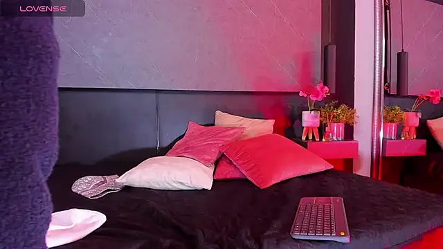 Snapshot of arcangel_harris chatting on 02-14-26, 02:25 arcangel harris online show from 02-14-26, 02:25