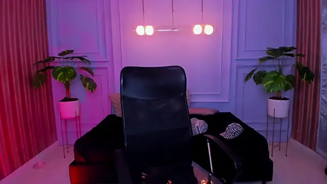 Snapshot of arcangel_harris chatting on 02-15-26, 12:25 arcangel harris online show from 02-15-26, 12:25